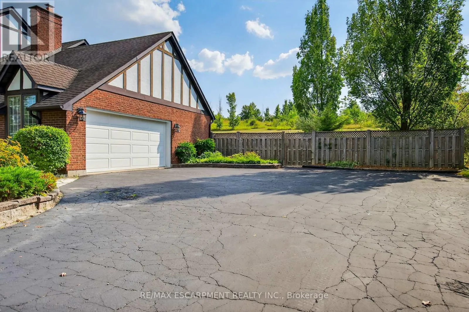 22 WENEIL DRIVE