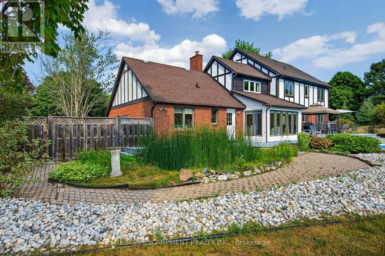 22 WENEIL DRIVE