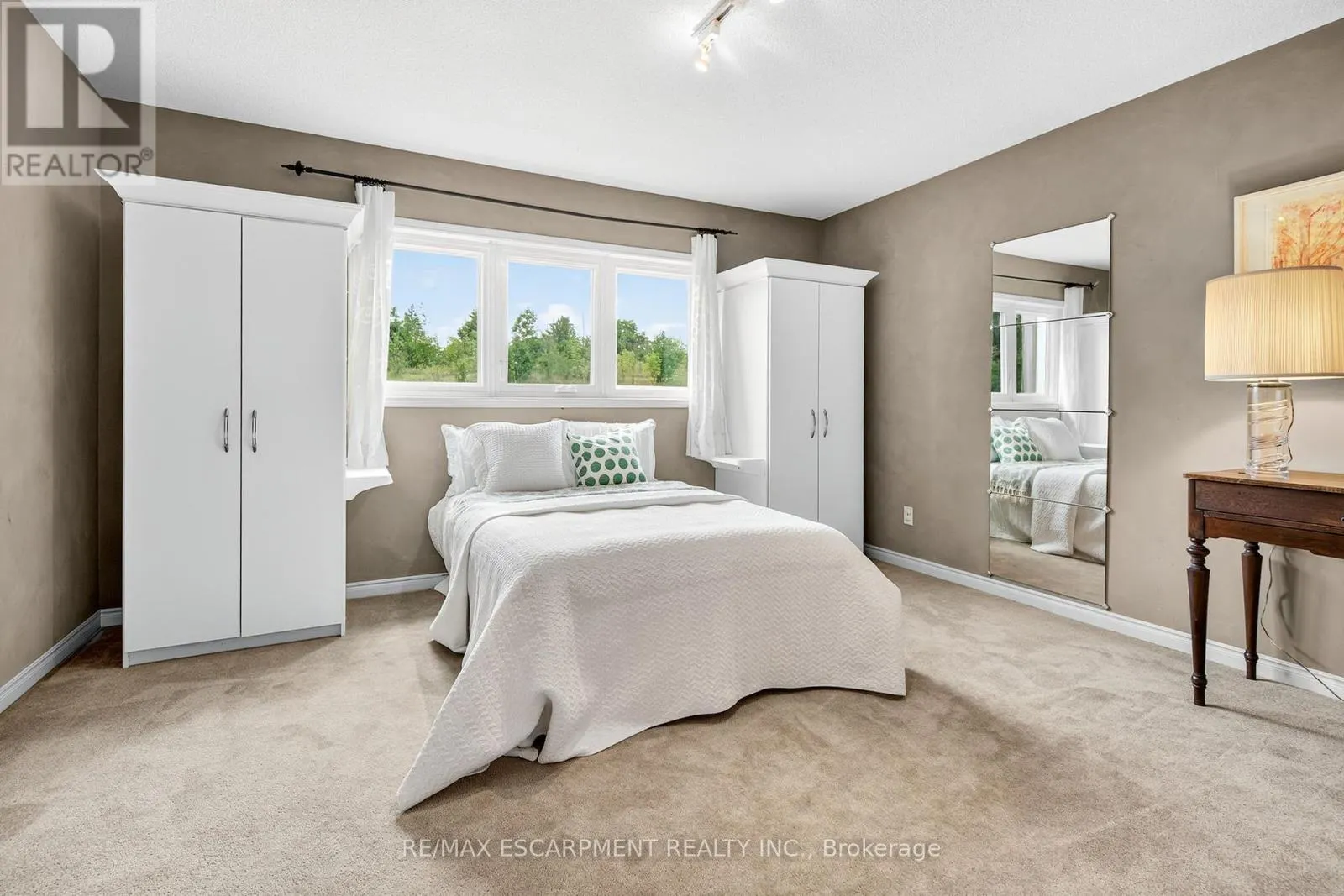 22 WENEIL DRIVE
