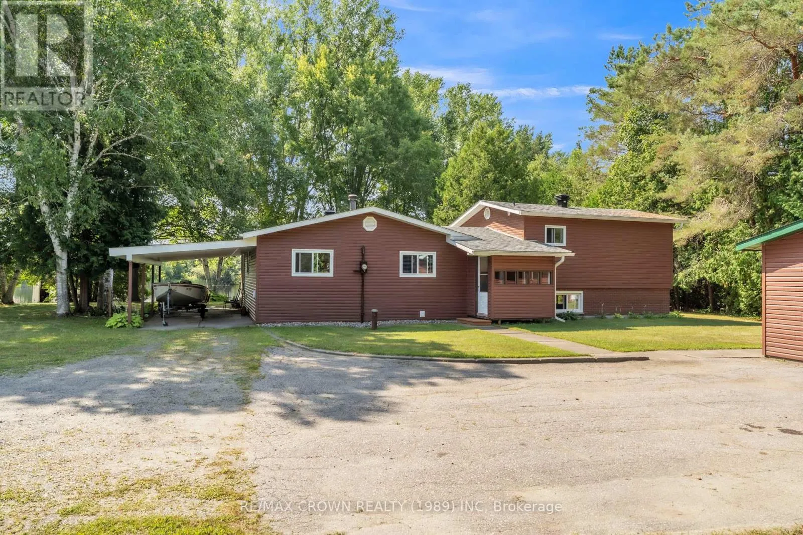 796 LALANDE ROAD