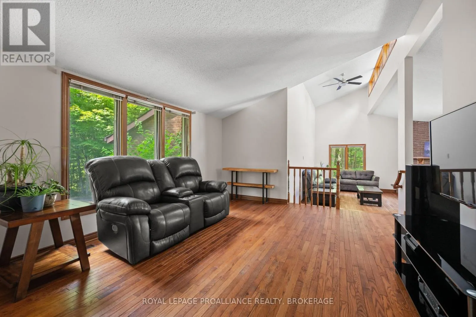 1596 GROUSEWOOD LANE