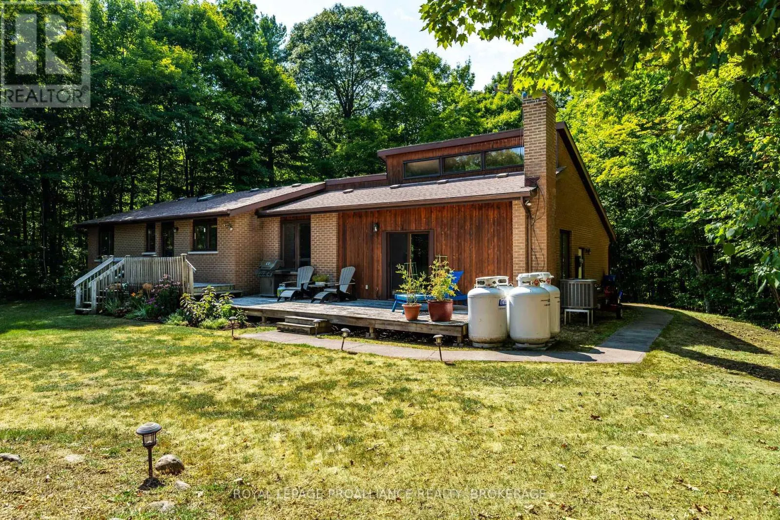 1596 GROUSEWOOD LANE