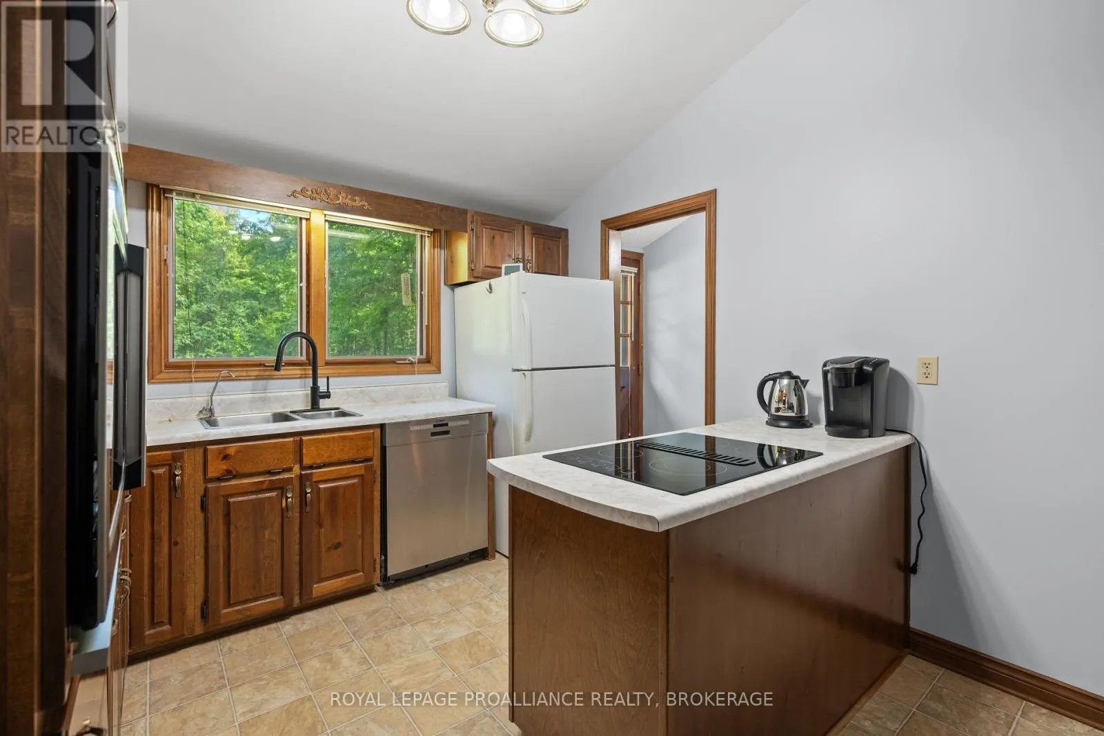 1596 GROUSEWOOD LANE