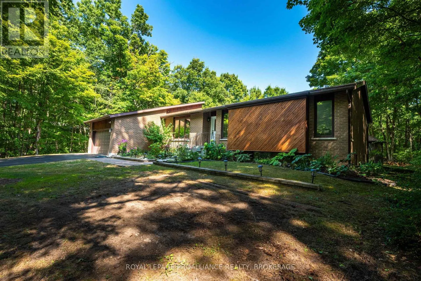 1596 GROUSEWOOD LANE