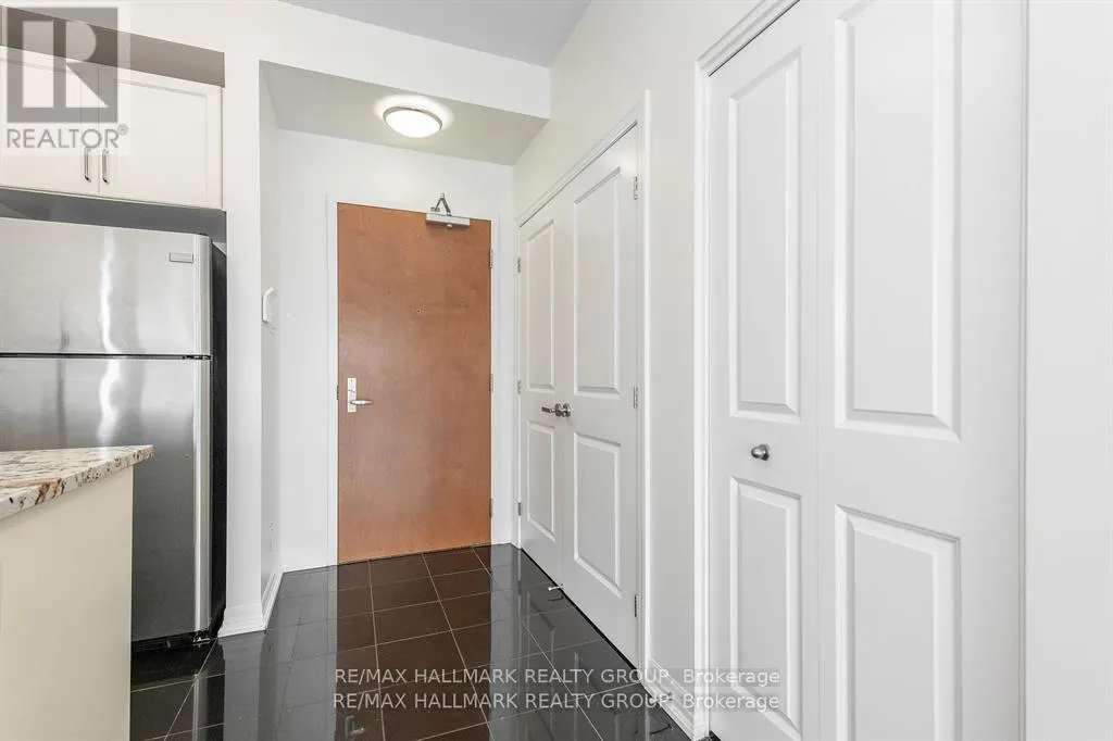 PH1-2702 - 242 RIDEAU STREET