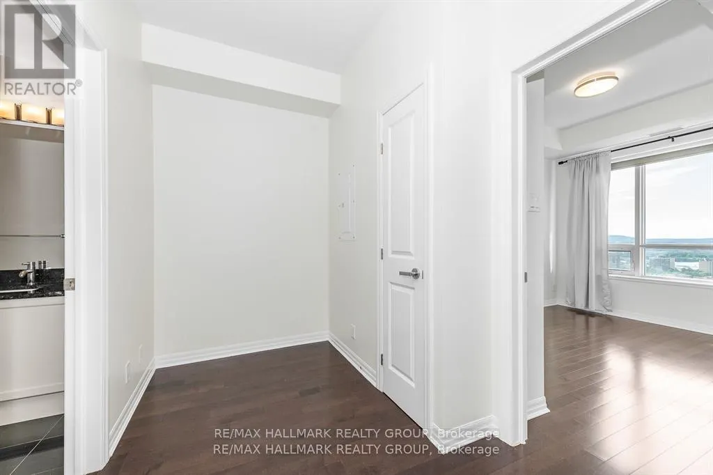 PH1-2702 - 242 RIDEAU STREET