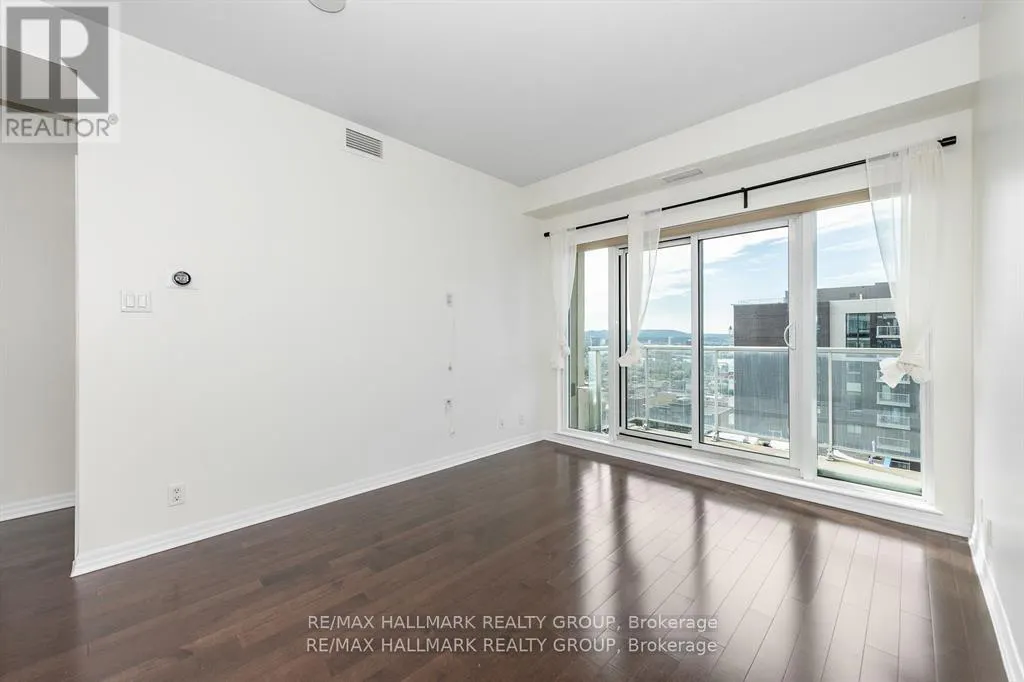 PH1-2702 - 242 RIDEAU STREET