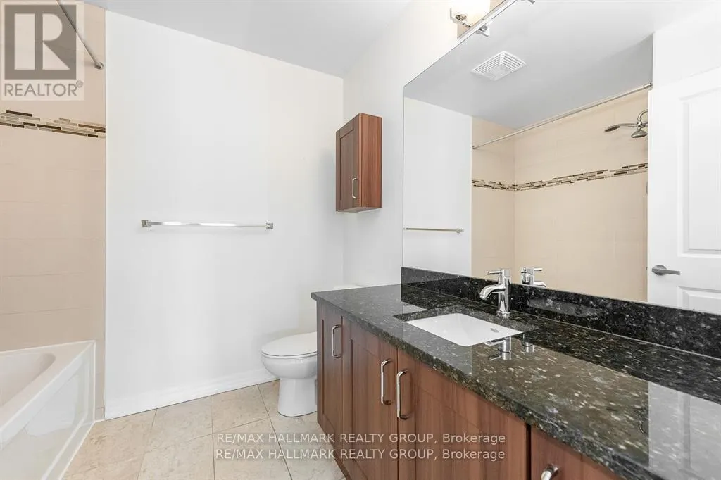 PH1-2702 - 242 RIDEAU STREET