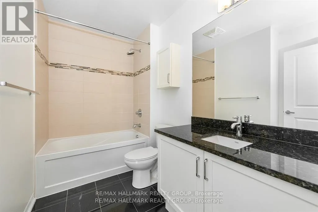 PH1-2702 - 242 RIDEAU STREET