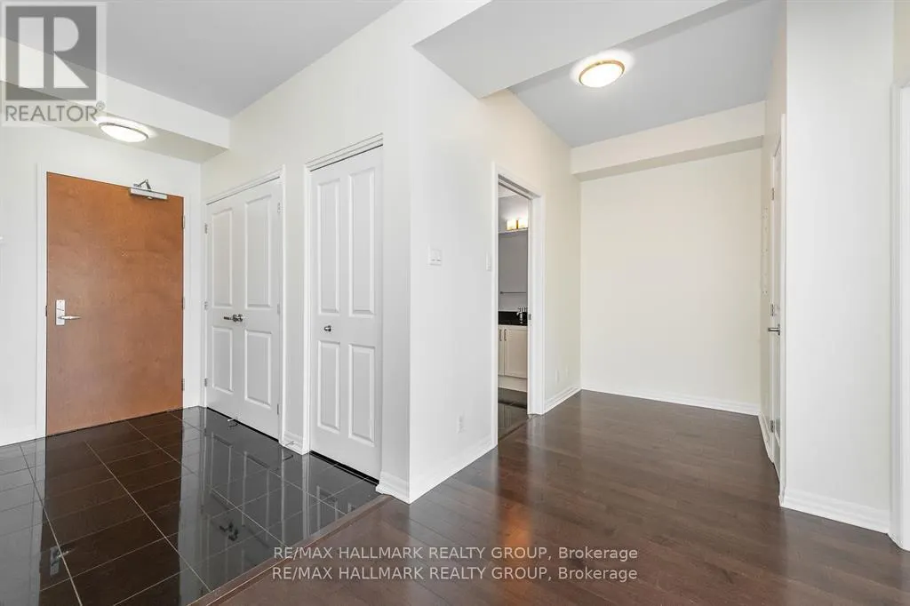 PH1-2702 - 242 RIDEAU STREET