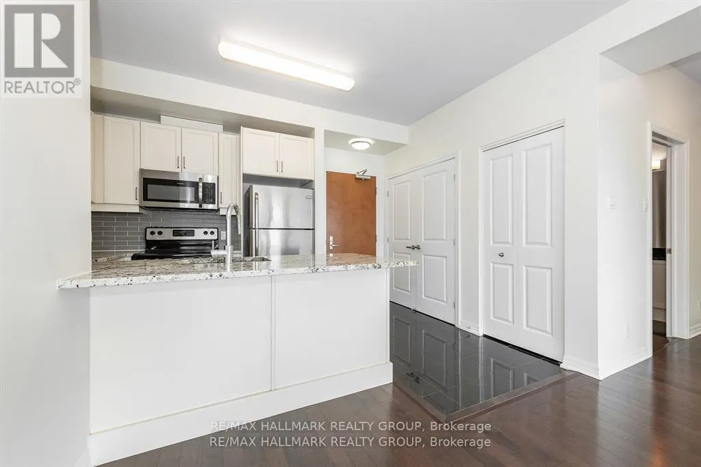 PH1-2702 - 242 RIDEAU STREET