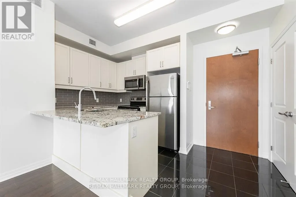 PH1-2702 - 242 RIDEAU STREET