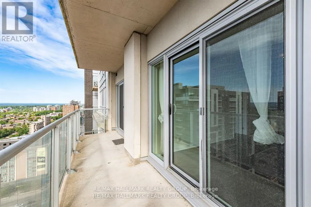 PH1-2702 - 242 RIDEAU STREET