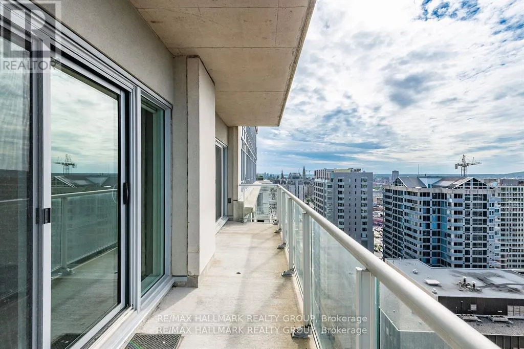 PH1-2702 - 242 RIDEAU STREET