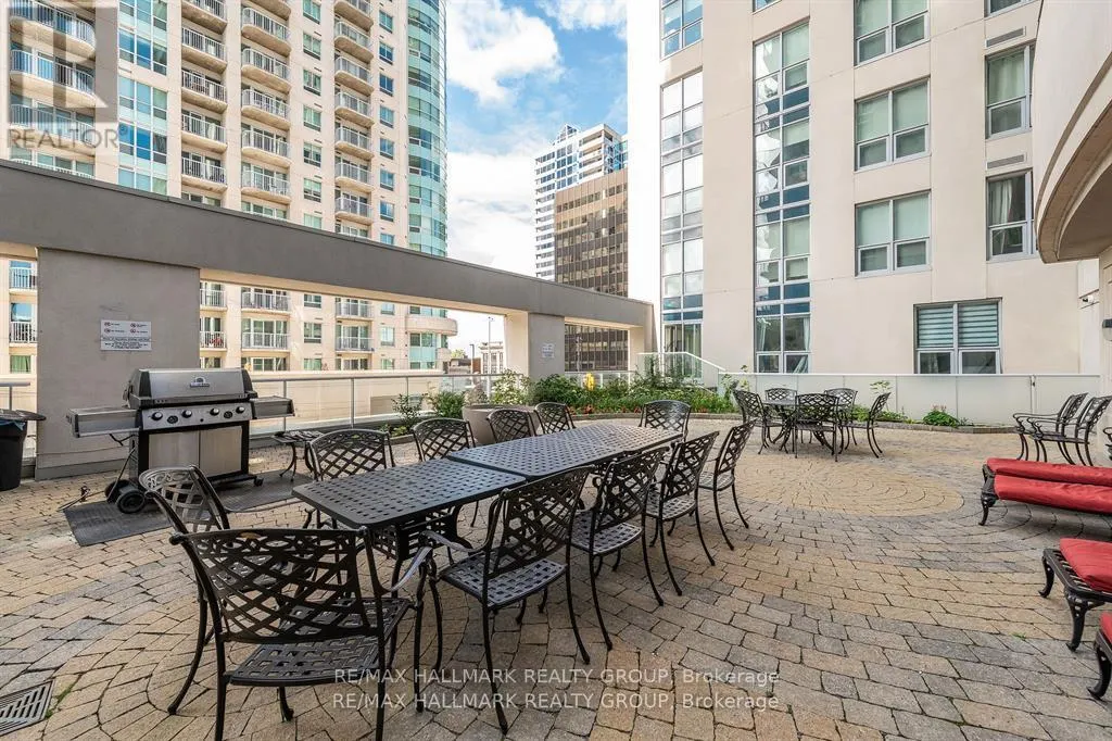PH1-2702 - 242 RIDEAU STREET