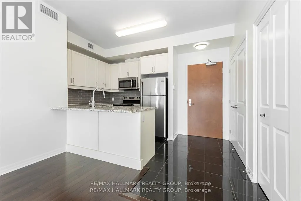 PH1-2702 - 242 RIDEAU STREET