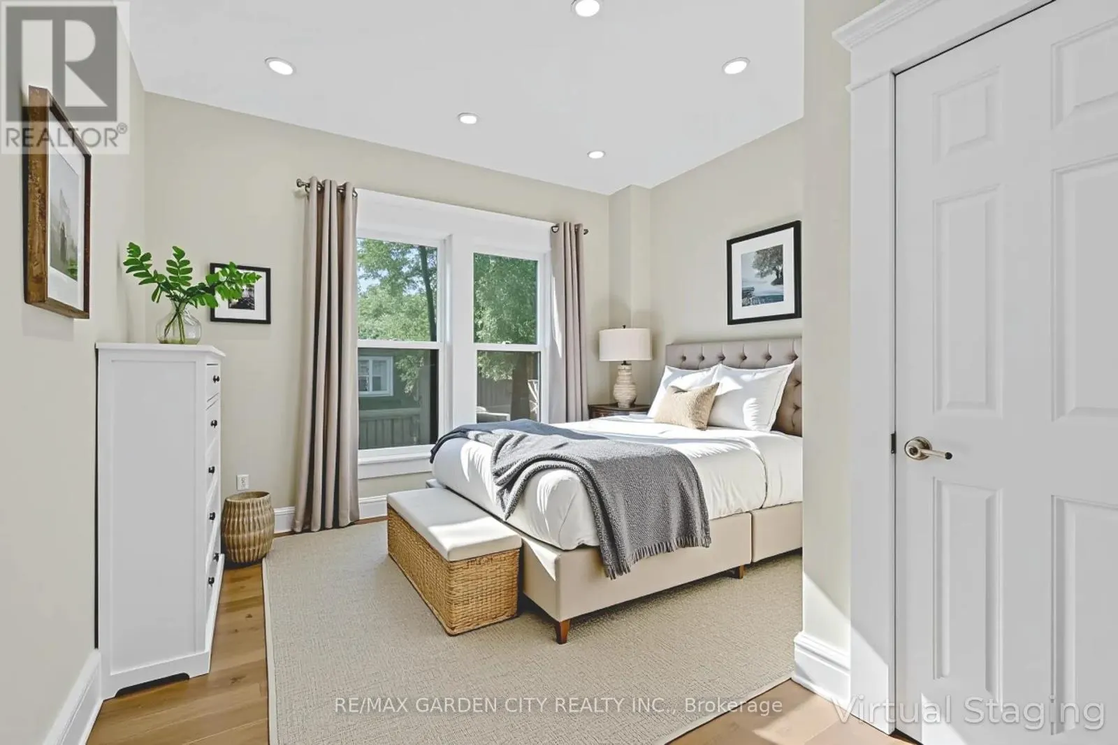 UPPER - 104 CARRICK AVENUE