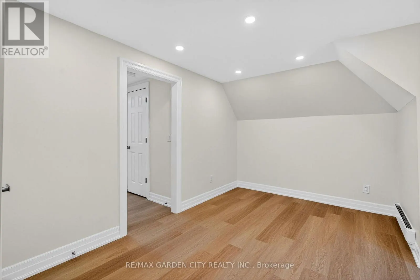 UPPER - 104 CARRICK AVENUE