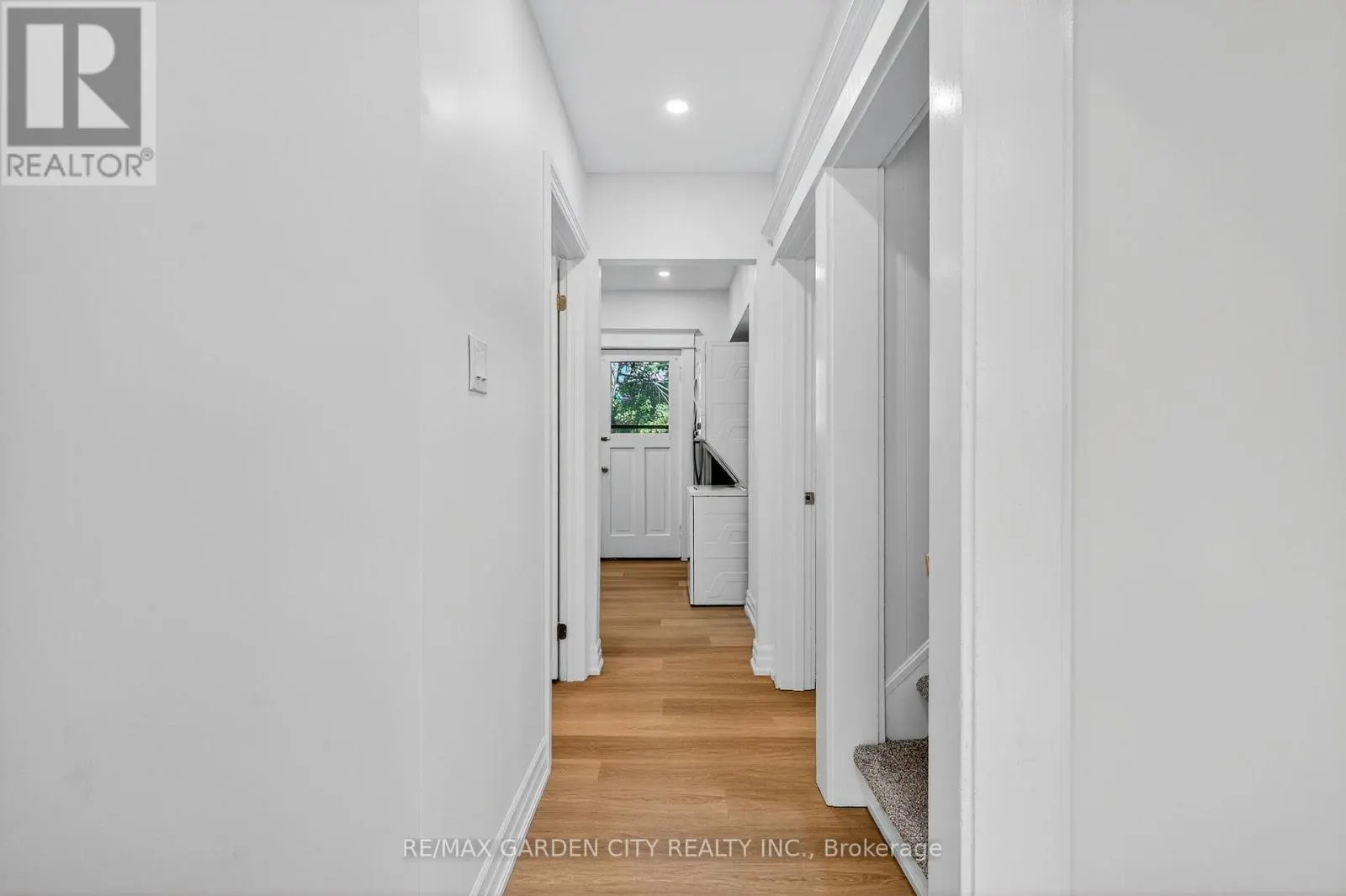 UPPER - 104 CARRICK AVENUE