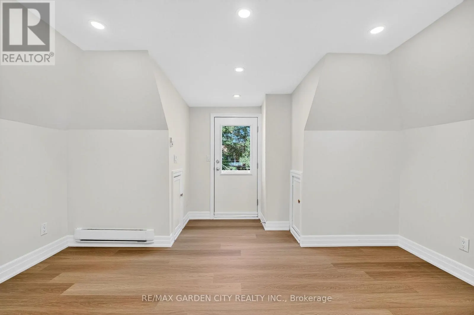 UPPER - 104 CARRICK AVENUE