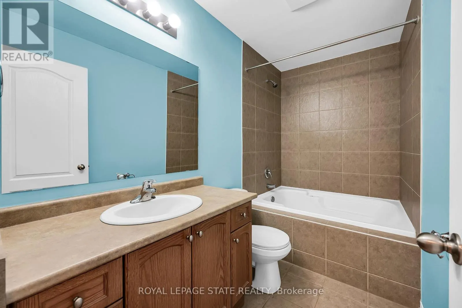 24 - 170 PALACEBEACH TRAIL
