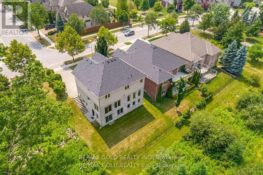 224 SKYLINE AVENUE