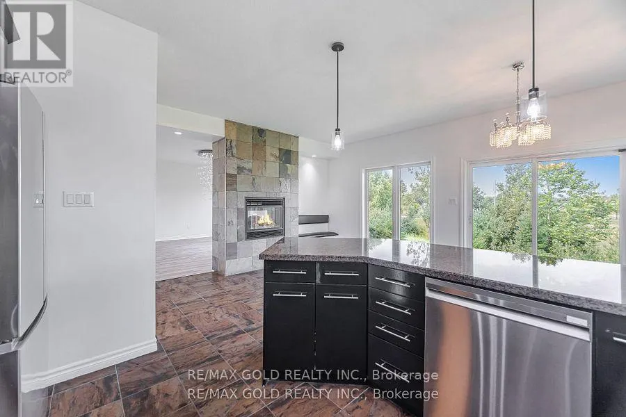 224 SKYLINE AVENUE