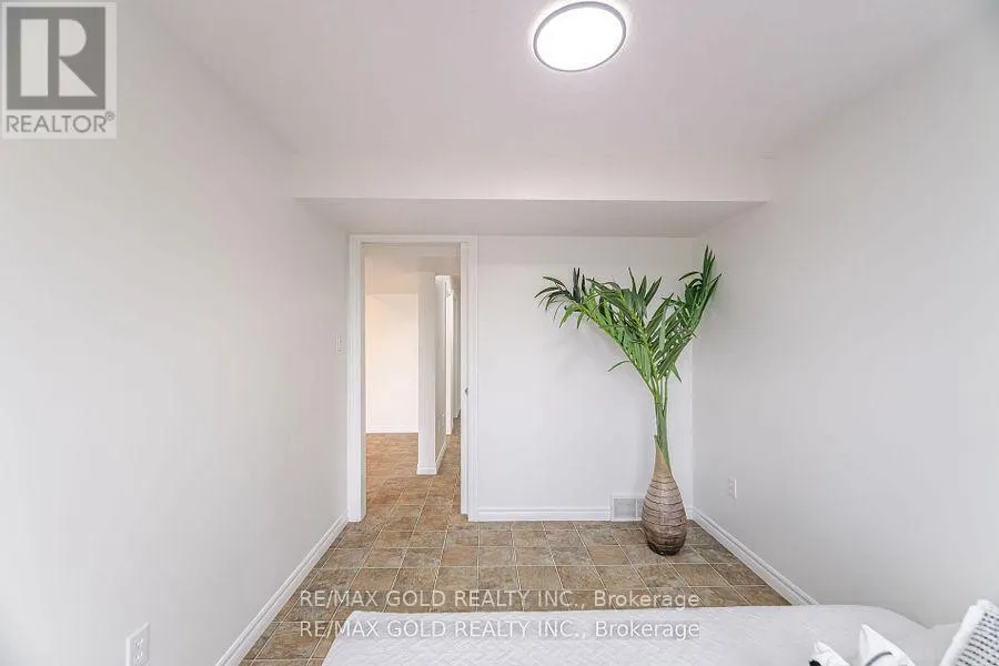 224 SKYLINE AVENUE