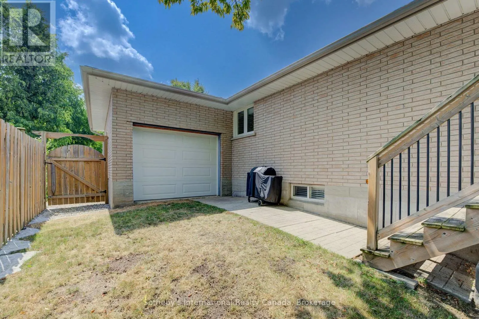 52 HILLMOUNT STREET