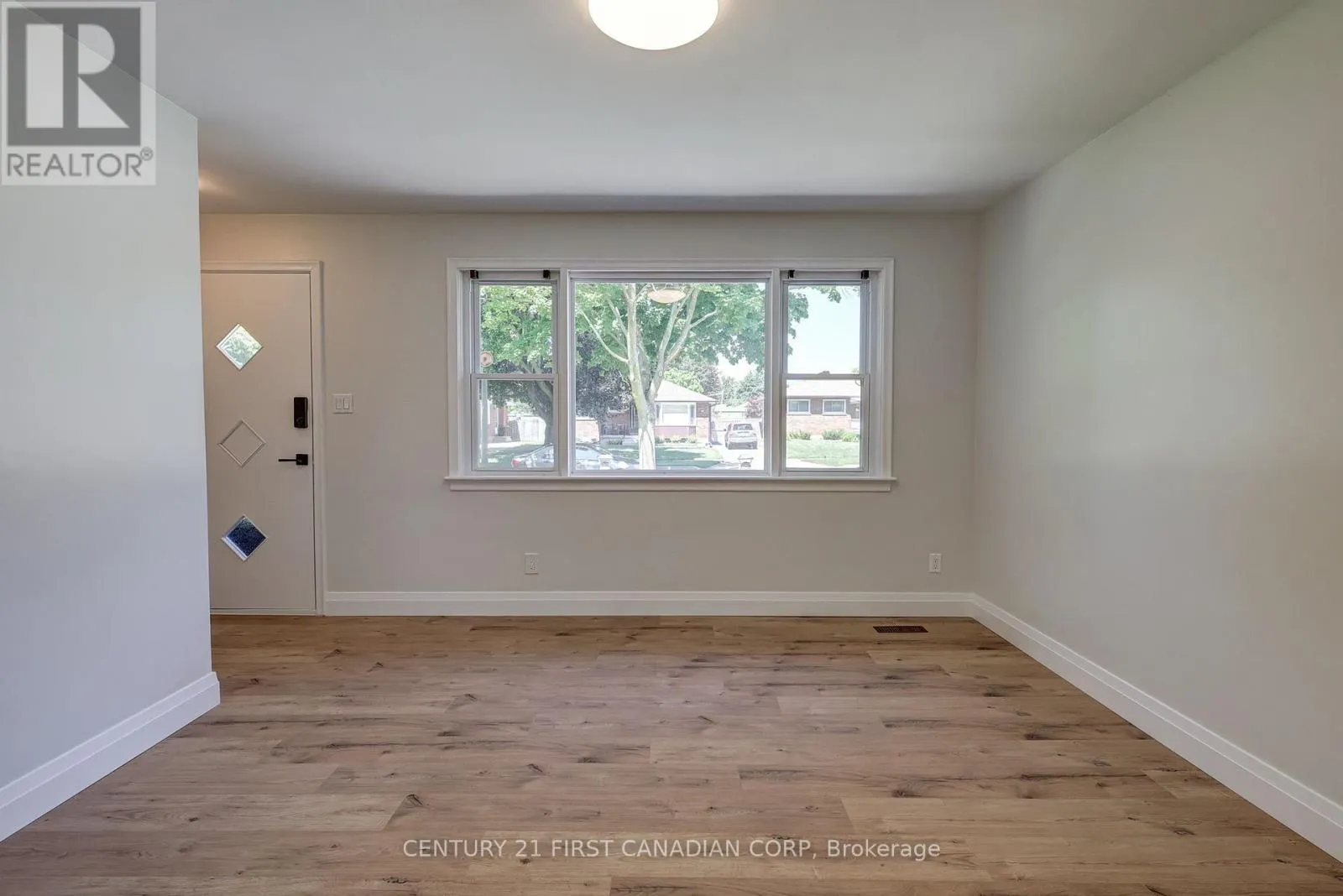 1805 WHITEHALL DRIVE