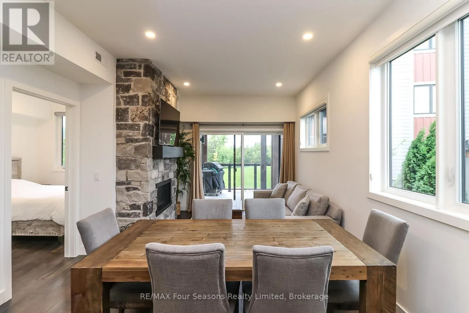 107 - 12 BEAUSOLEIL LANE, #107