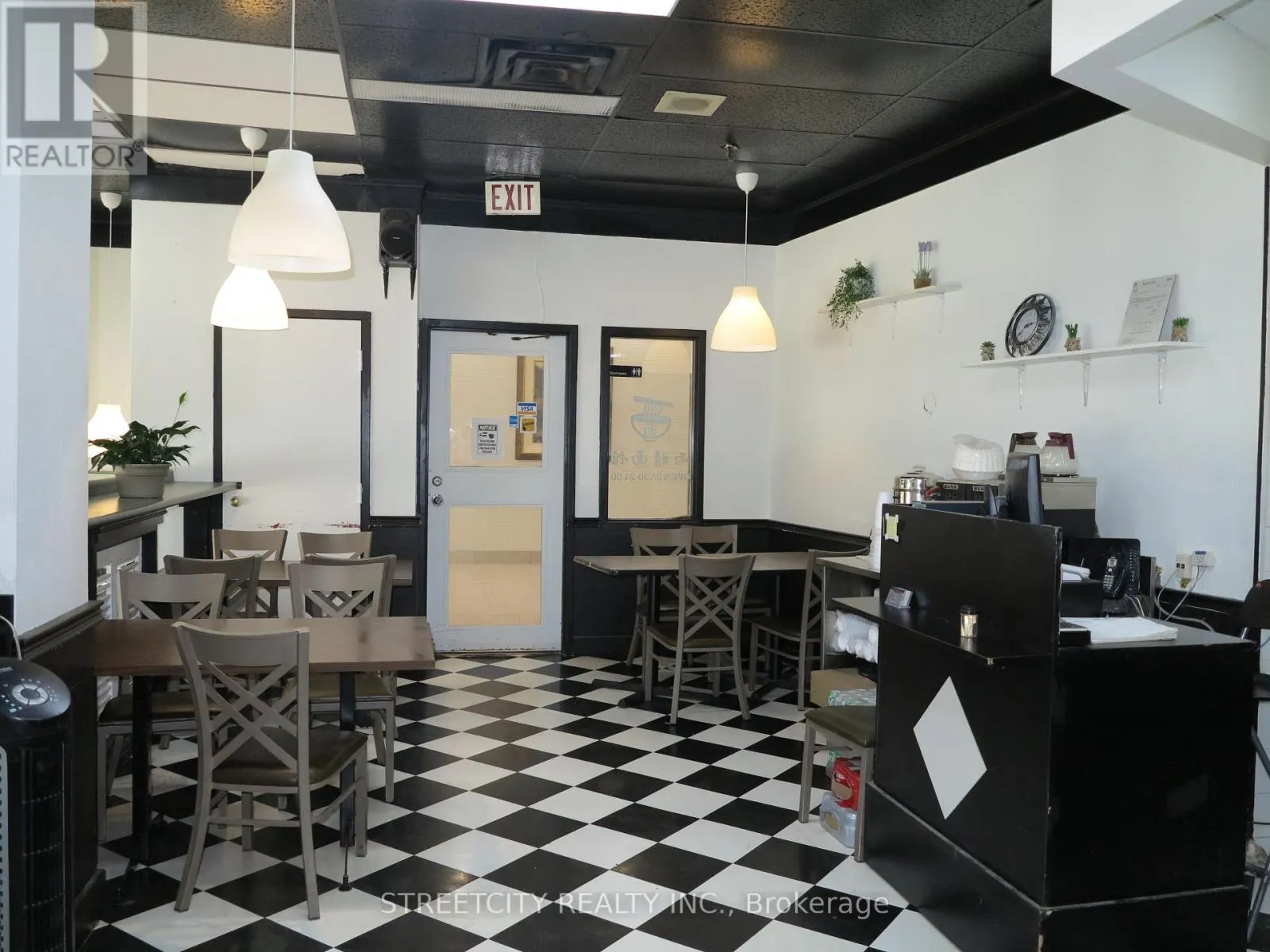 L10 - 186 KING STREET, #L10