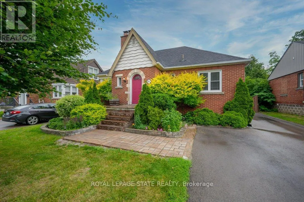 891 GARTH STREET