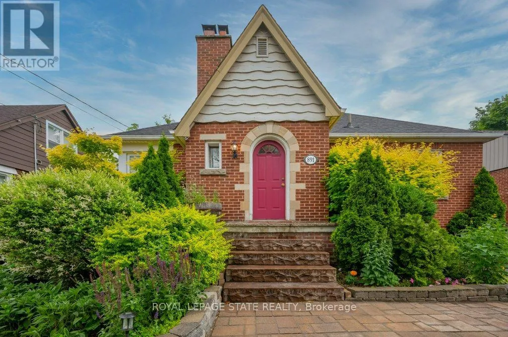 891 GARTH STREET