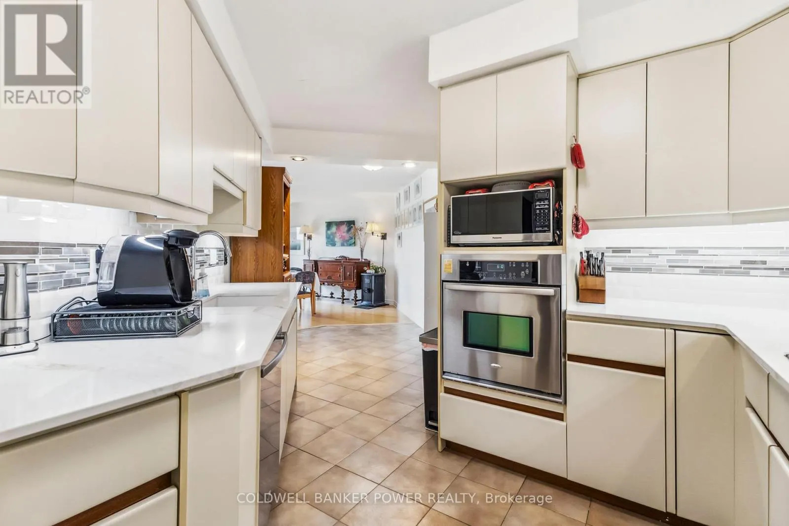 602 - 19 KING STREET, #602