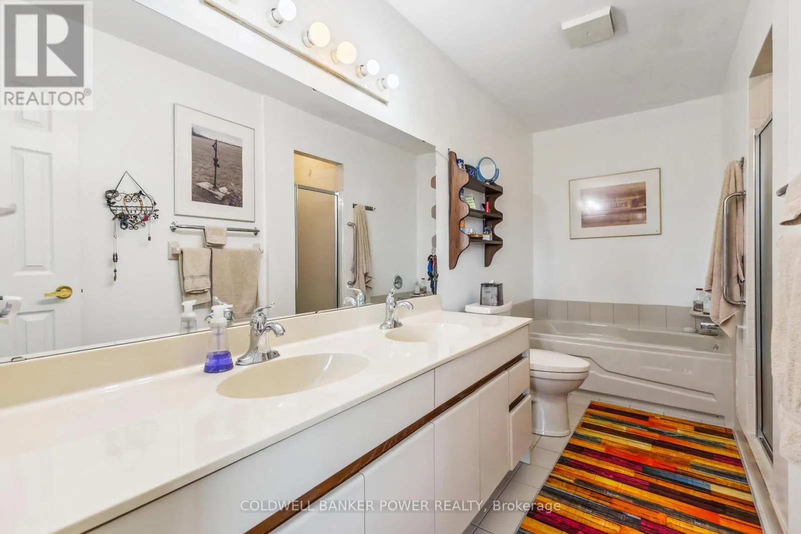 602 - 19 KING STREET, #602