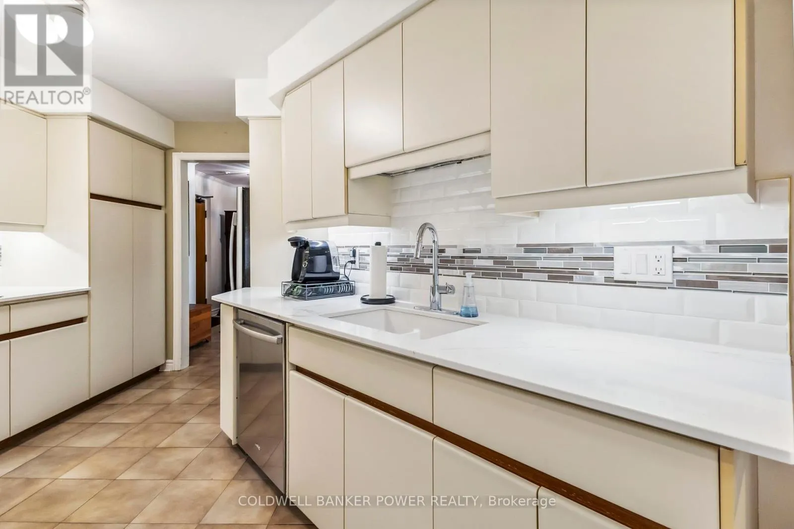 602 - 19 KING STREET, #602