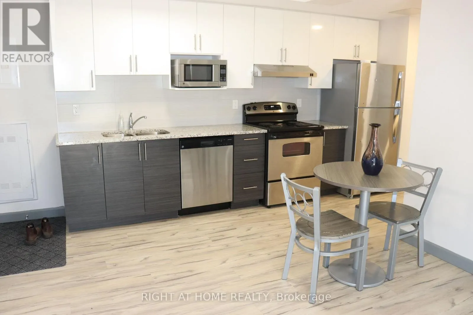 215 - 258B SUNVIEW STREET