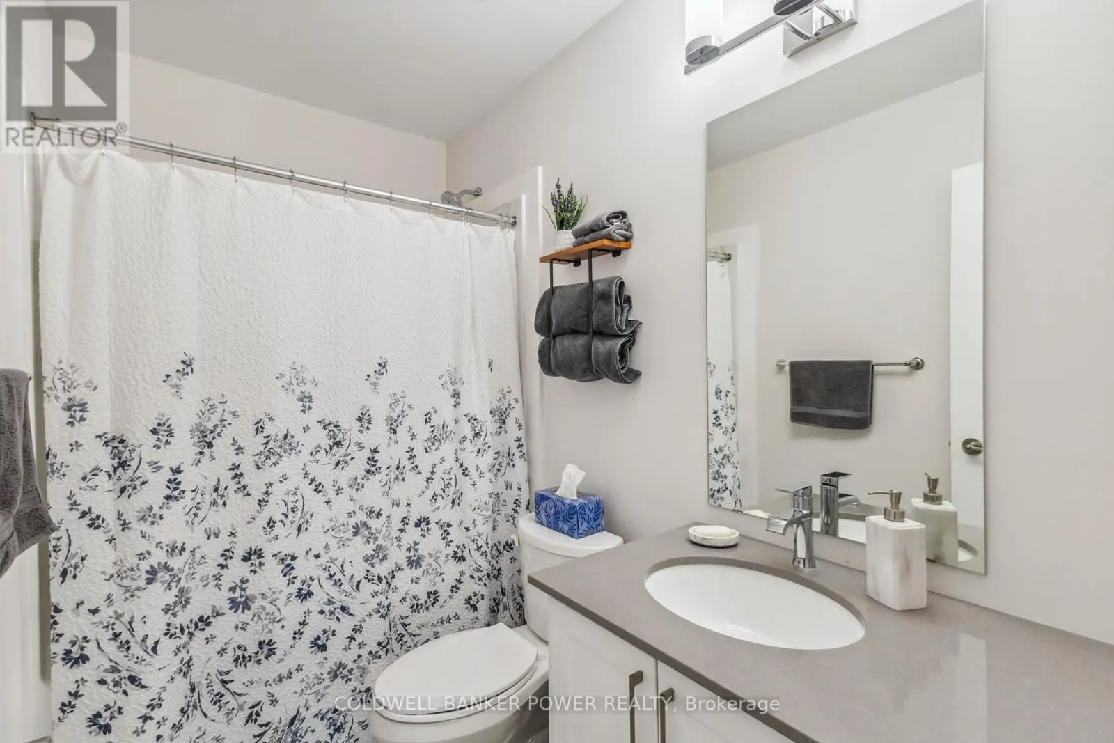 305 - 100 THE PROMENADE WAY, #305