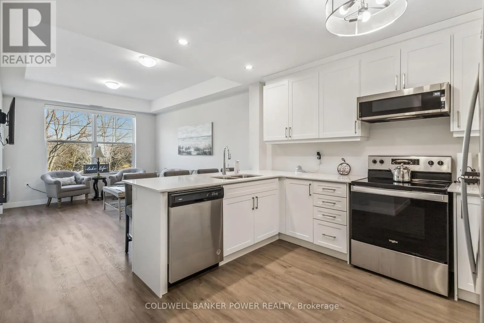 305 - 100 THE PROMENADE WAY, #305