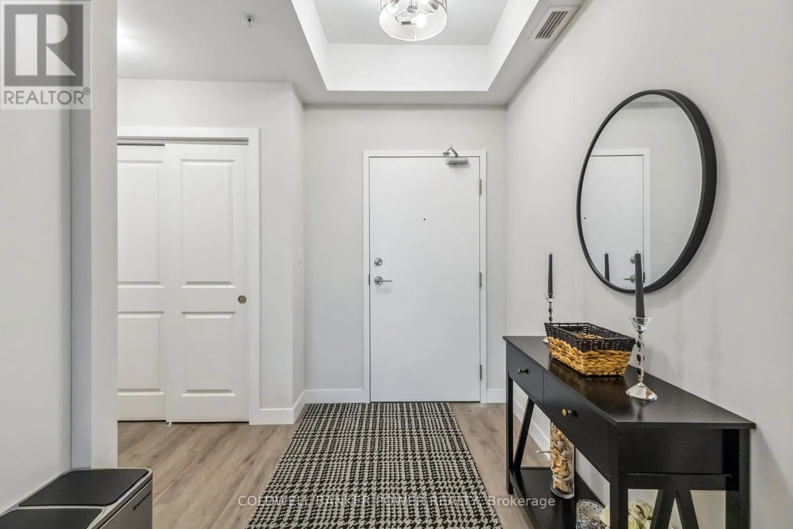 305 - 100 THE PROMENADE WAY, #305