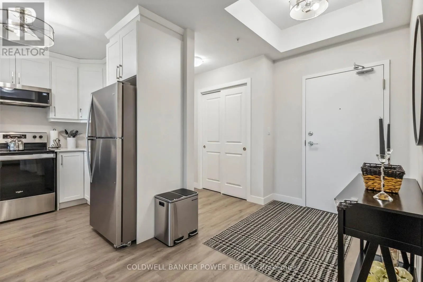 305 - 100 THE PROMENADE WAY, #305