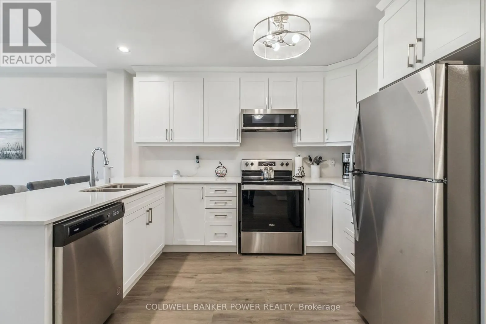 305 - 100 THE PROMENADE WAY, #305