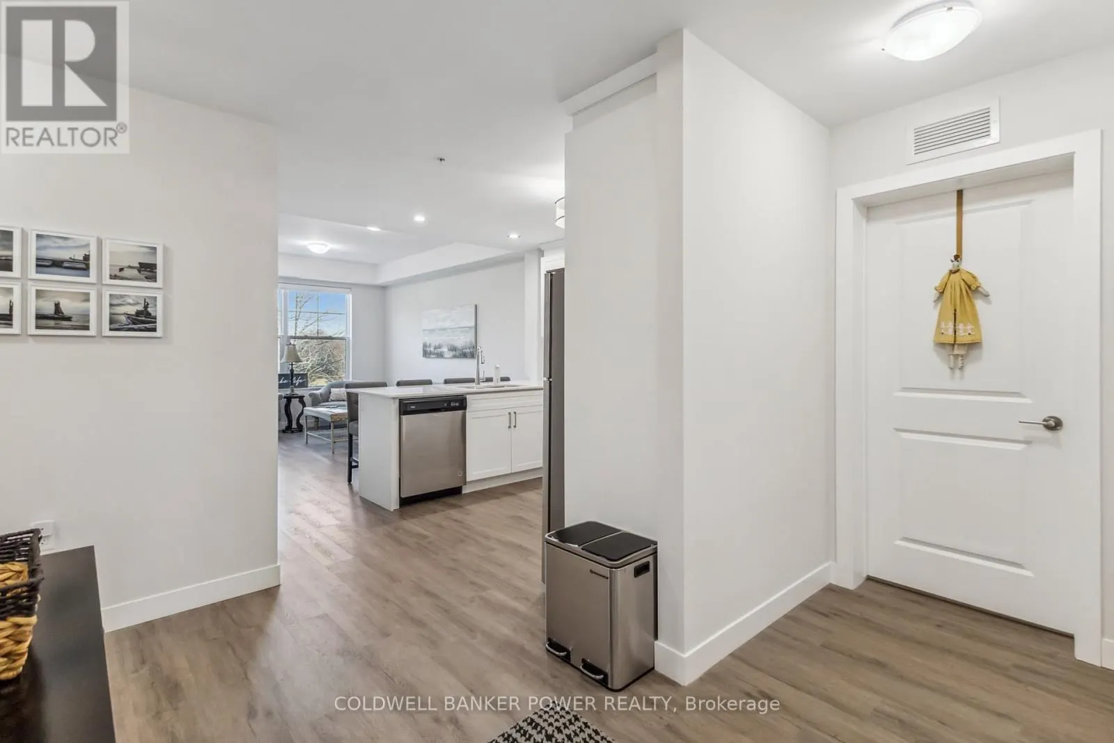 305 - 100 THE PROMENADE WAY, #305