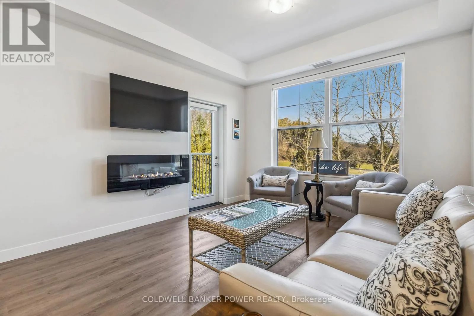 305 - 100 THE PROMENADE WAY, #305