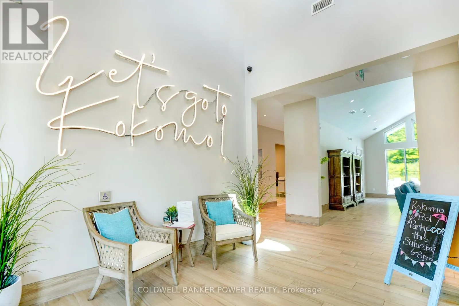 305 - 100 THE PROMENADE WAY, #305