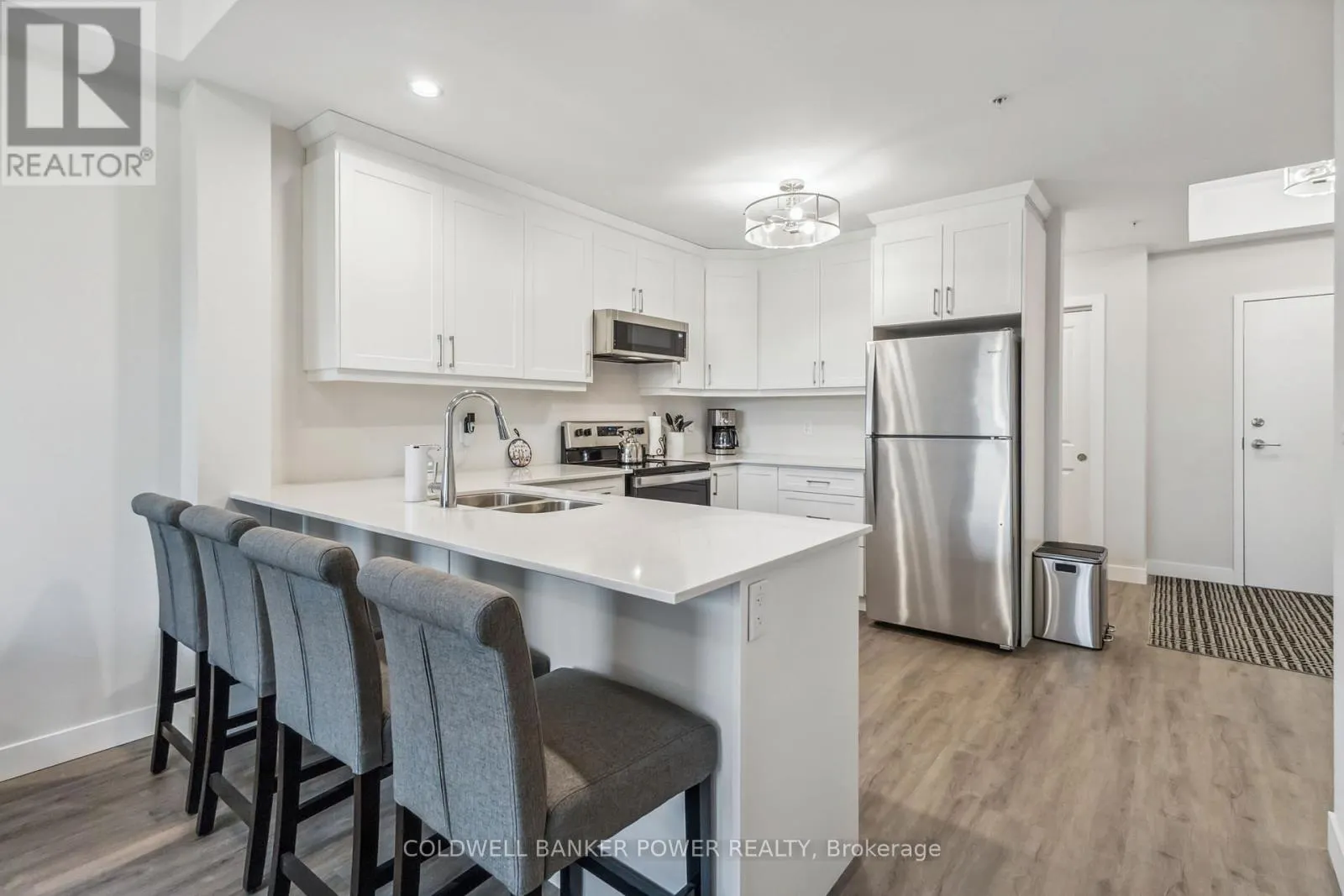 305 - 100 THE PROMENADE WAY, #305
