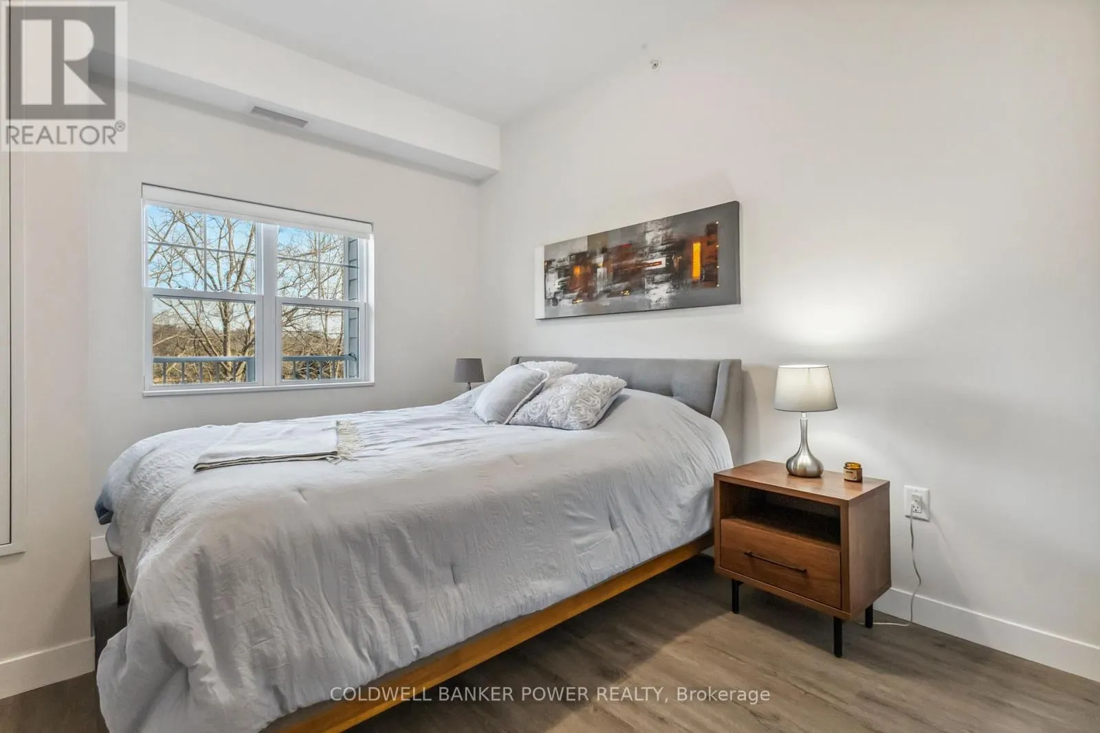 305 - 100 THE PROMENADE WAY, #305