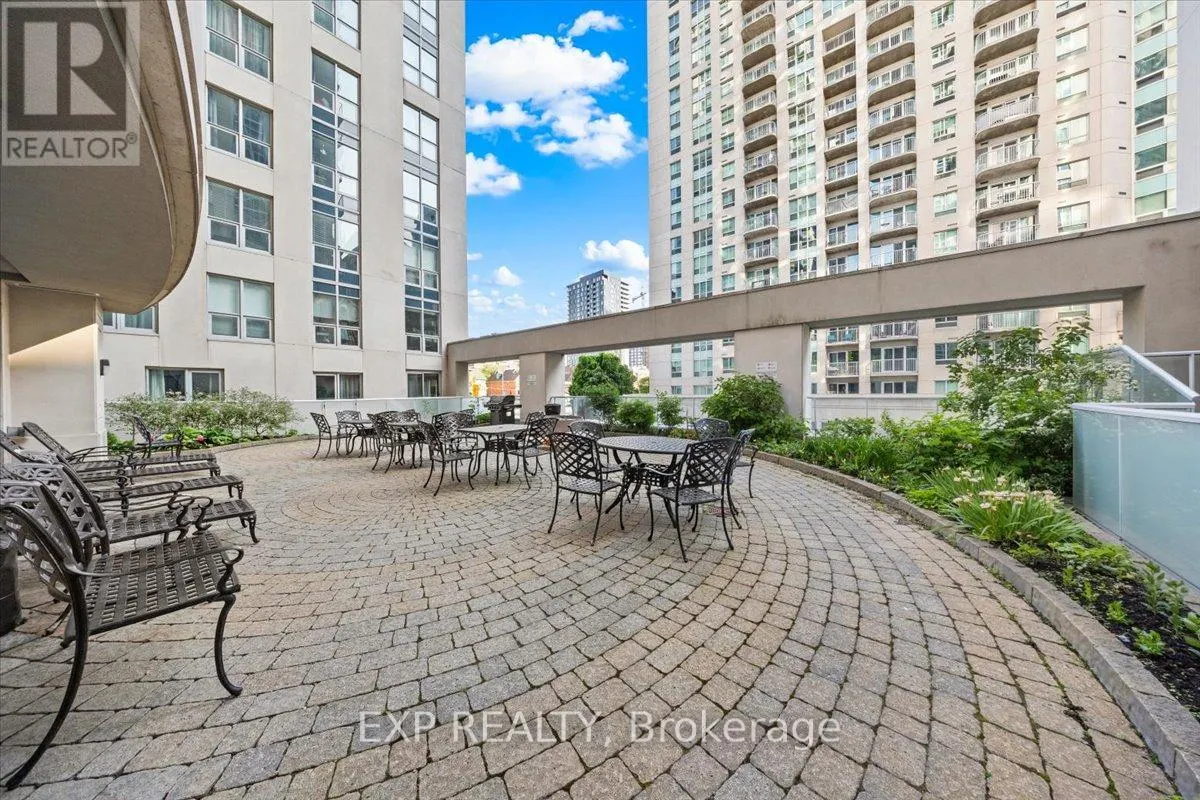 2505 - 242 RIDEAU STREET