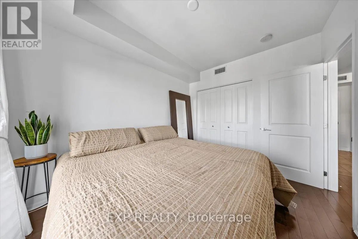 2505 - 242 RIDEAU STREET